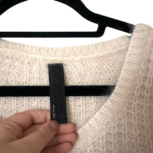 JOES JEANS Angora Blend Cropped Sweater Medium - Picture 3 of 5